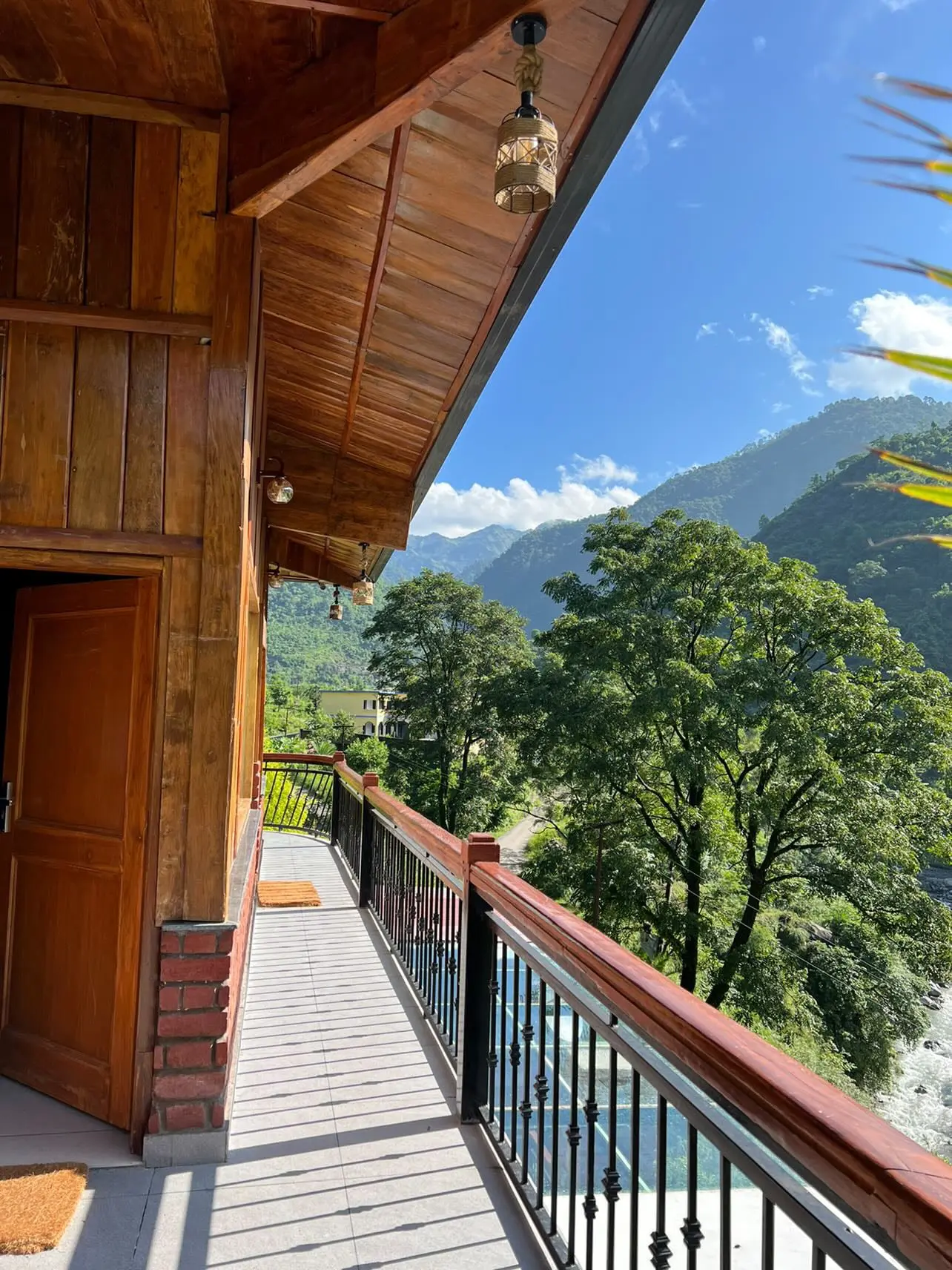 The Hillside House 3