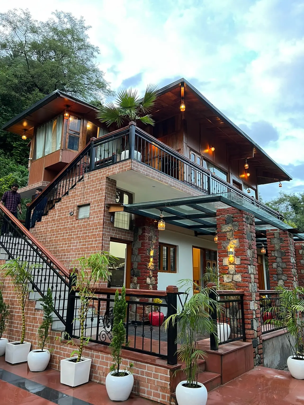 The Hillside House 1