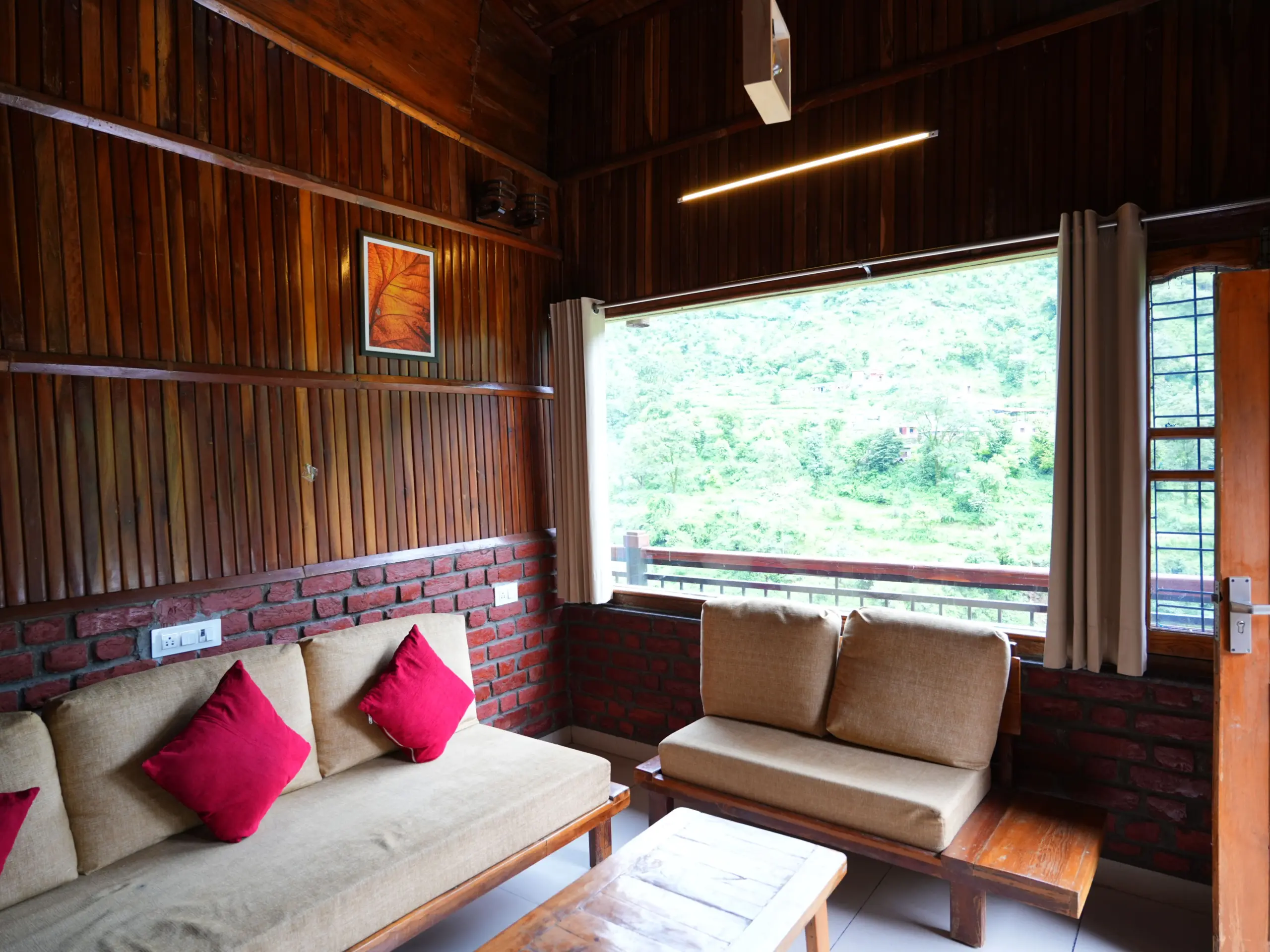 The Hillside House 2