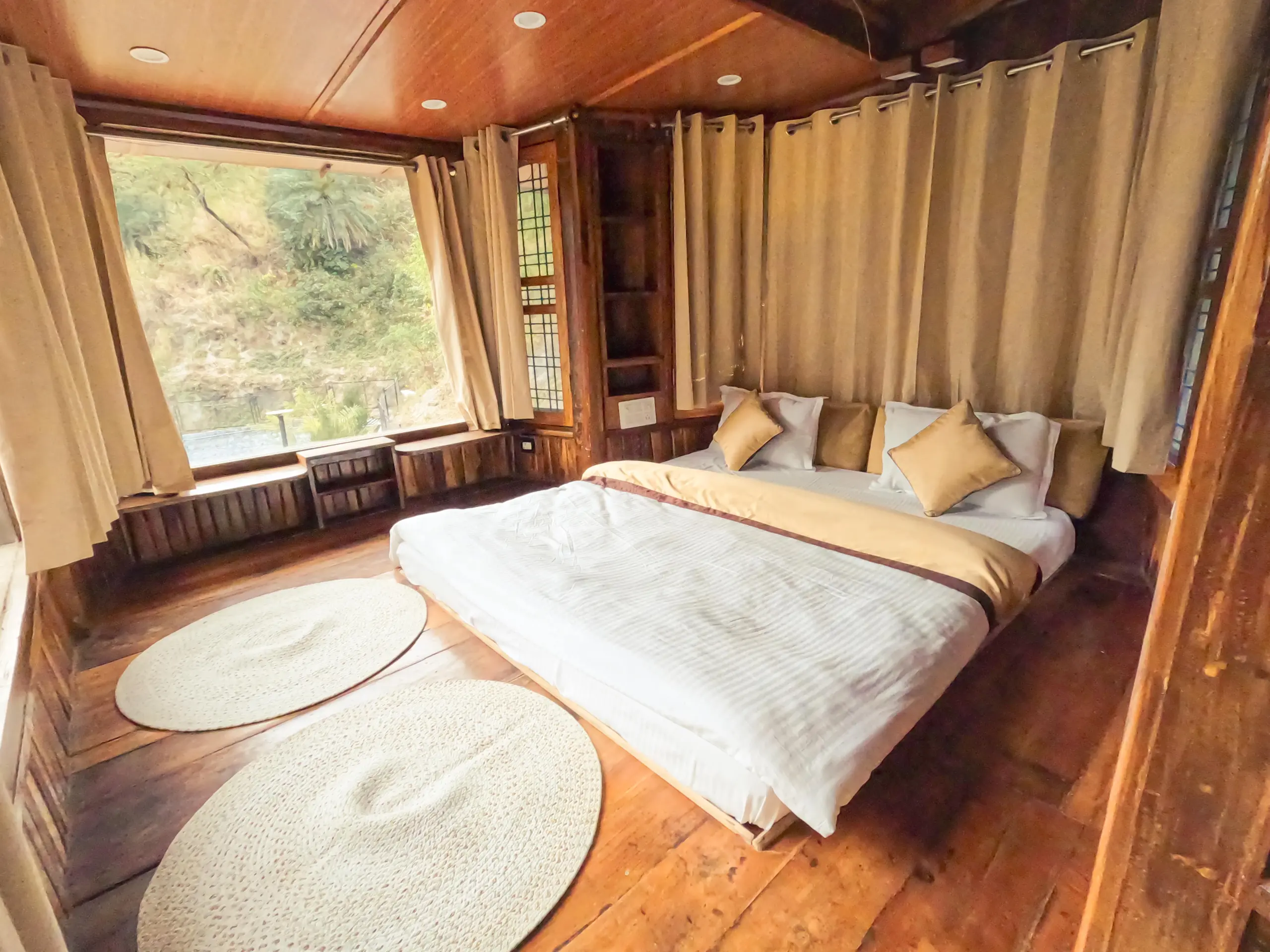 The Hillside House -0