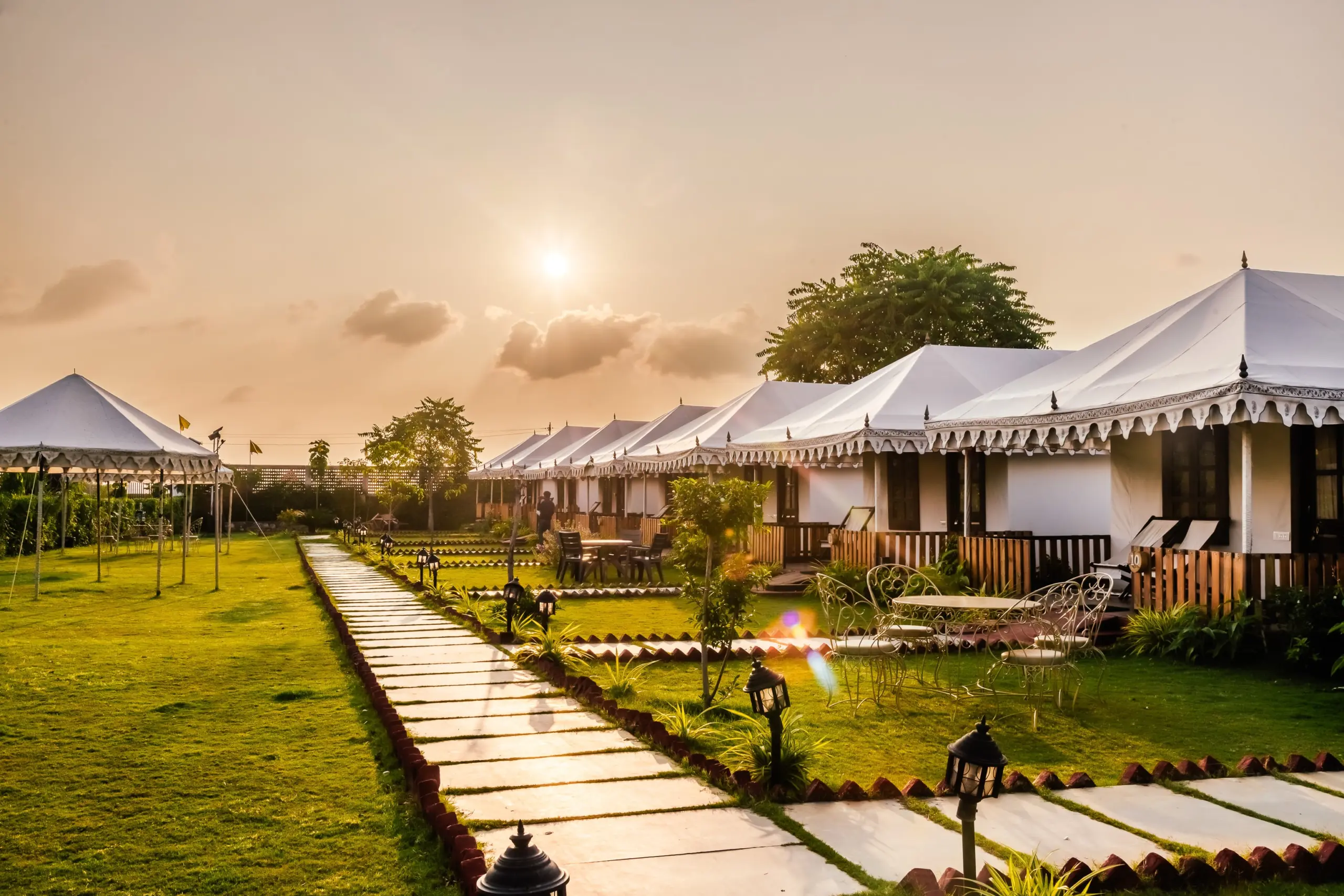 The Sand Dune Glamp -0